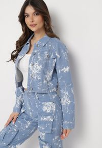 Born2be - Niebieska Kurtka Jeansowa z Efektem Sprania o Krótkim Fasonie Anafia. Kolor: niebieski. Materiał: jeans. Długość: krótkie. Wzór: aplikacja #1