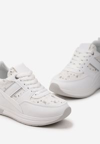 Born2be - Białe Sneakersy na Grubej Podeszwie z Brokatem i Cekinami Asseni. Kolor: biały