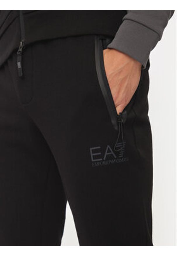 EA7 Emporio Armani Dres 6DPV60 PJVTZ 1200 Czarny Regular Fit. Kolor: czarny. Materiał: bawełna