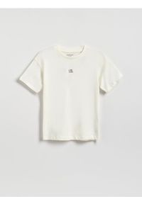 Reserved - Bawełniany t-shirt - złamana biel. Materiał: bawełna