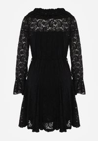 Born2be - Czarna Koronkowa Sukienka z Cienkim Paskiem i Rozkloszowanymi Rękawami Jovaila. Okazja: na co dzień. Typ kołnierza: kołnierz z falbankami. Kolor: czarny. Materiał: koronka. Długość rękawa: na ramiączkach. Wzór: koronka. Typ sukienki: rozkloszowane. Styl: klasyczny, casual #3