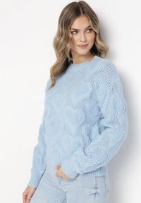 Born2be - Jasnoniebieski Sweter w Serca o Klasycznym Fasonie ze Ściągaczami Biriet. Kolor: niebieski. Materiał: bawełna, wełna. Styl: klasyczny
