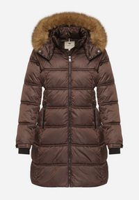Born2be - Ciemnobrązowa Długa Kurtka Pikowana z Kapturem z Futrem z Możliwością Odpięcia Feneia. Okazja: na co dzień. Typ kołnierza: kaptur. Kolor: brązowy. Materiał: futro. Długość: długie. Styl: casual #5