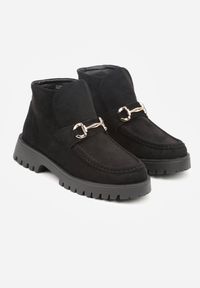 Renee - Czarne Botki w Stylu Loafersów Zdobione Metaliczną Aplikacją Aqianey. Kolor: czarny. Materiał: jeans. Wzór: aplikacja. Styl: klasyczny #9