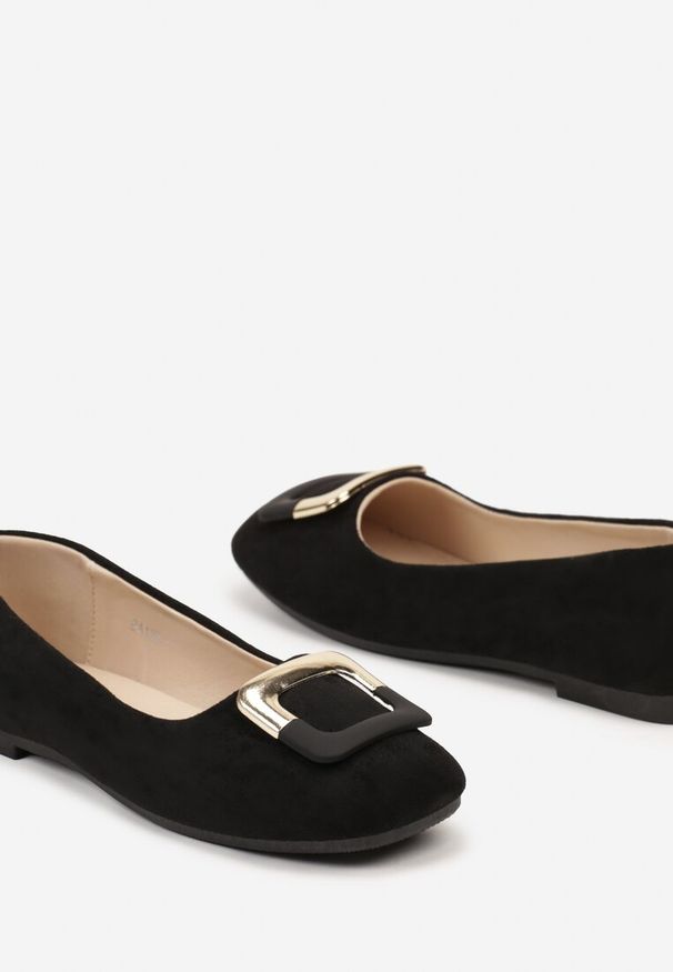 Renee - Czarne Casualowe Balerinki na Płaskiej Podeszwie z Metaliczną Aplikacją Chrissti. Okazja: na co dzień. Nosek buta: okrągły. Kolor: czarny. Materiał: jeans. Wzór: aplikacja. Sezon: wiosna, lato. Obcas: na płaskiej podeszwie. Styl: casual