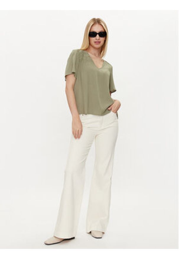 Vila T-Shirt Mesa 14092019 Zielony Regular Fit. Kolor: zielony. Materiał: wiskoza