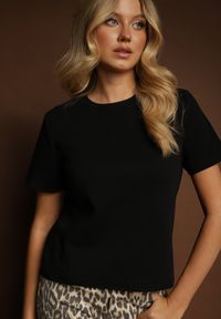 Renee - Czarny Klasyczny T-shirt z Grubszej Bawełny Tiavone. Okazja: na co dzień. Kolor: czarny. Materiał: bawełna. Styl: klasyczny