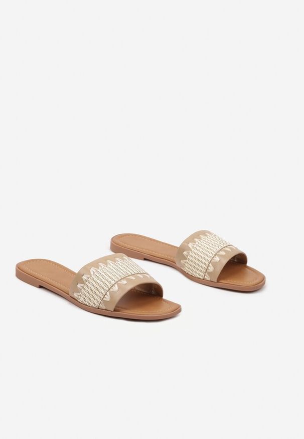 Born2be - Ciemnobeżowe Klapki z Tłoczeniem w Stylu Boho Tatorelea. Kolor: beżowy. Materiał: len. Wzór: aplikacja. Styl: boho