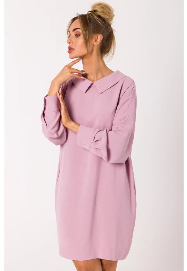 MOE - Sukienka koszulowa z dekoltem V na plecach różowa. Kolor: czarny, niebieski, różowy. Typ sukienki: koszulowe