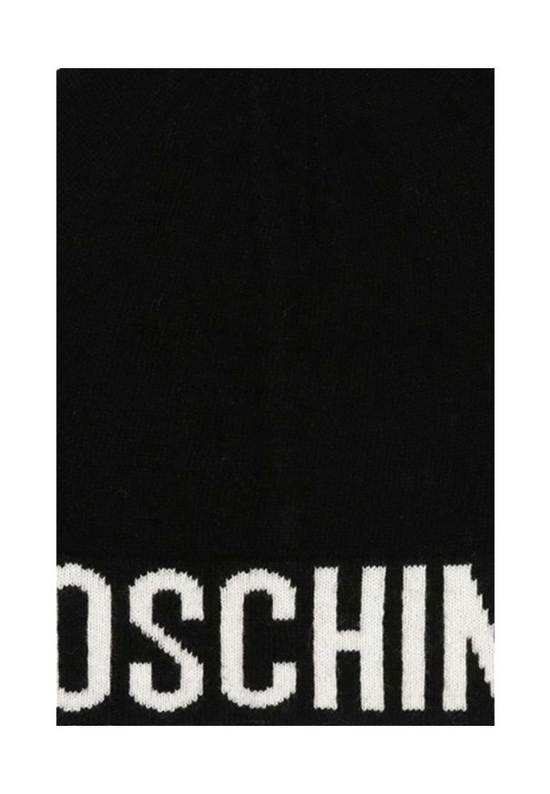 MOSCHINO Czarna czapka damska z białym logo. Kolor: czarny. Wzór: aplikacja
