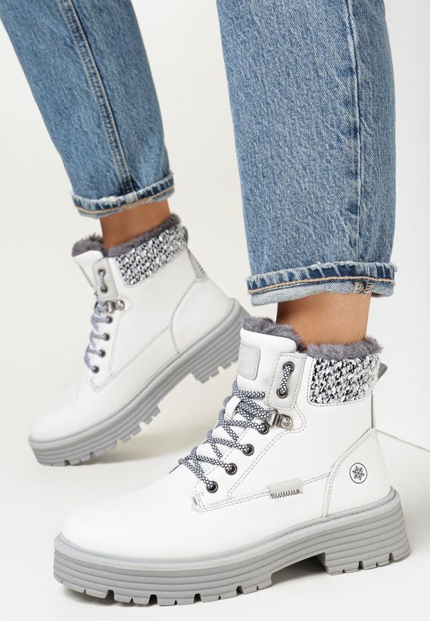 Born2be - Białe Traperki Sznurowane Kolmi. Nosek buta: okrągły. Kolor: biały. Materiał: futro, skóra. Sezon: jesień, zima