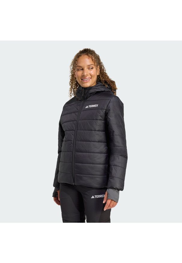 Adidas - Kurtka z kapturem z ociepleniem Terrex Multi Essentials CLIMAWARM. Typ kołnierza: kaptur. Kolor: czarny, wielokolorowy, biały. Materiał: puch. Technologia: ClimaWarm (Adidas). Sport: turystyka piesza