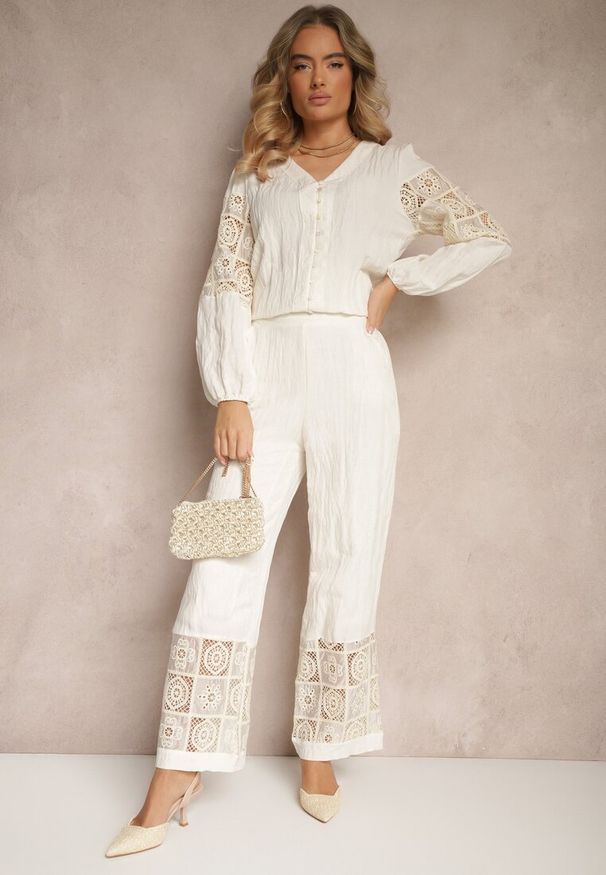 Renee - Beżowa Koszula z Bawełny z Koronką i Haftowanymi Zdobieniami Galedia. Okazja: na co dzień. Kolor: beżowy. Materiał: bawełna, koronka. Długość: długie. Wzór: aplikacja, haft, koronka. Styl: casual, elegancki