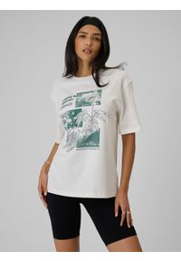 4f - 4F T-shirt loose z nadrukiem damski - biały L. Okazja: na co dzień. Kolor: biały. Materiał: dzianina, materiał, jeans. Wzór: nadruk. Styl: casual, klasyczny #1