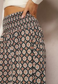 Renee - Ciemnozielone Szerokie Spodnie Kuloty z Gumką w Pasie Zaphelia. Okazja: na co dzień, do pracy. Stan: podwyższony. Kolor: zielony. Materiał: materiał. Styl: elegancki, casual #5