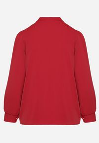 Born2be - Czerwona Bluzka z Bufiastymi Rękawami i Wiązaniem przy Szyi Gonithra. Okazja: na co dzień. Kolor: czerwony. Materiał: jeans. Styl: klasyczny, casual