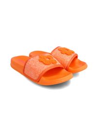 Agatha Ruiz de la Prada klapki dziecięce kolor pomarańczowy. Kolor: pomarańczowy. Materiał: materiał. Wzór: gładki