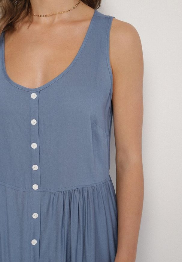Born2be - Niebieska Wiskozowa Sukienka o Rozkloszowanym Kroju z Guzikami Natesana. Okazja: na co dzień, na spacer. Kolor: niebieski. Materiał: wiskoza. Typ sukienki: proste. Styl: casual