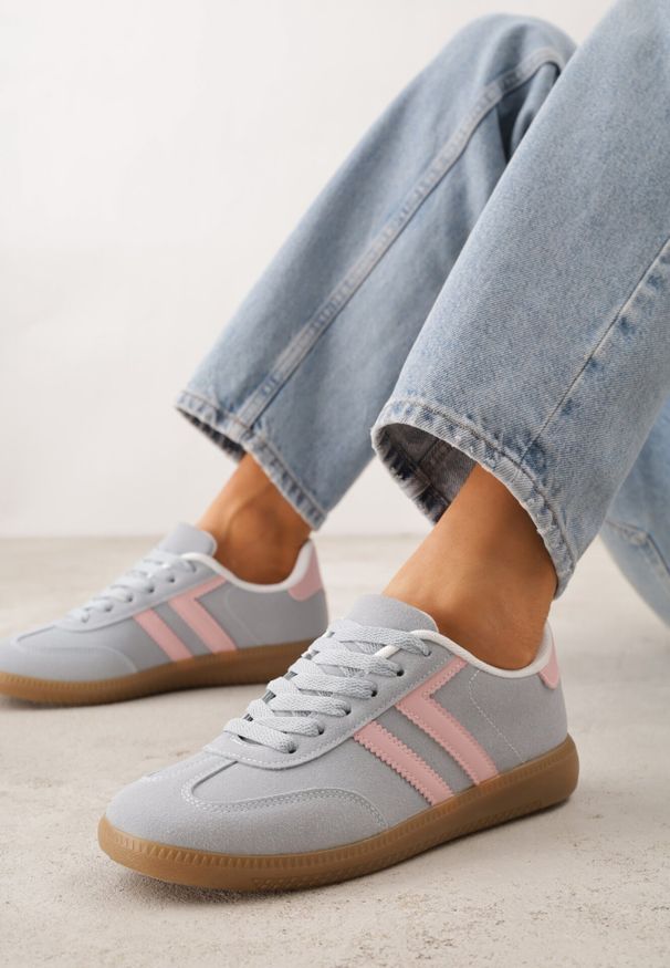 Born2be - Niebieskie Sneakersy w Stylu Kultowych Tenisówek Genenor. Okazja: na spacer. Kolor: niebieski. Materiał: jeans, dresówka. Sport: turystyka piesza