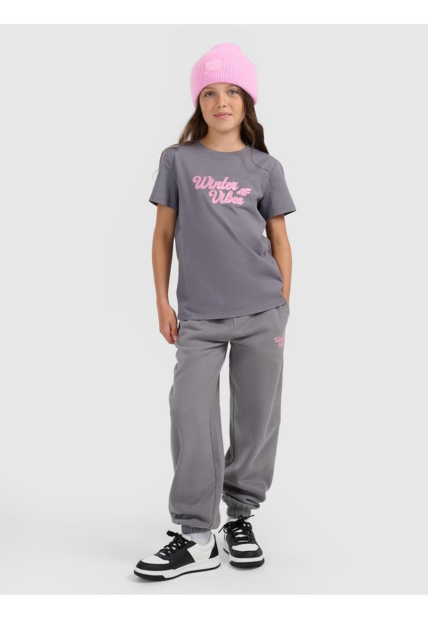 4f - 4F T-shirt regular z nadrukiem dziewczęcy - szary 146 (10-11 lat). Okazja: na co dzień. Kolor: szary. Materiał: bawełna, materiał. Wzór: nadruk. Sezon: lato. Styl: casual