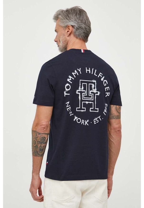 TOMMY HILFIGER - Tommy Hilfiger t-shirt bawełniany kolor granatowy z nadrukiem. Kolor: niebieski. Materiał: bawełna. Wzór: nadruk. Styl: klasyczny