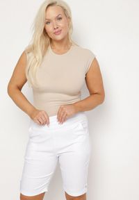 Born2be - Białe Klasyczne Szorty z Gumką w Talii i Wysokim Stanem Liramelle. Okazja: na co dzień. Stan: podwyższony. Kolor: biały. Styl: klasyczny #5