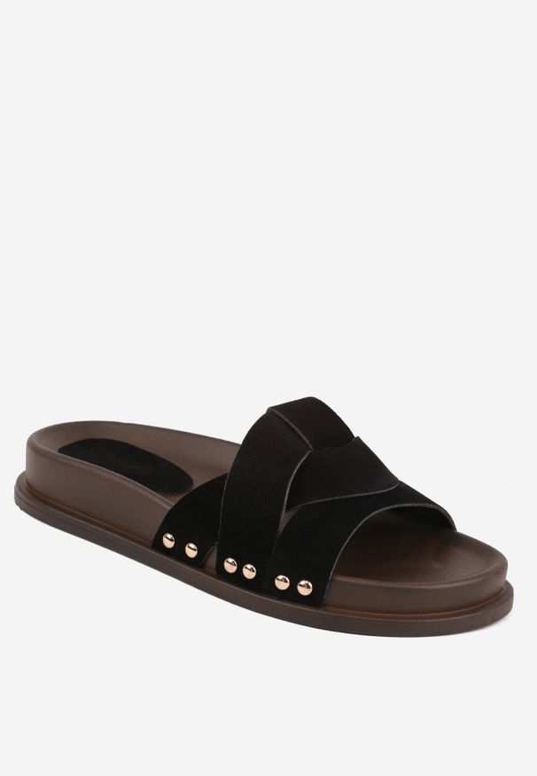 Born2be - Czarne Klapki z Przeplatanymi Paskami i Nitami przy Podeszwie Marivyn. Okazja: na co dzień, na randkę. Kolor: czarny. Materiał: len. Sezon: lato. Styl: casual, elegancki