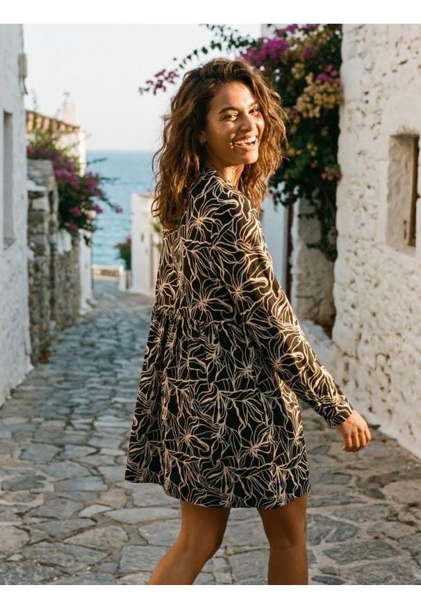 Sinsay - Bawełniana sukienka mini z wiązaniem przy dekolcie - wielobarwny. Materiał: bawełna. Długość: mini