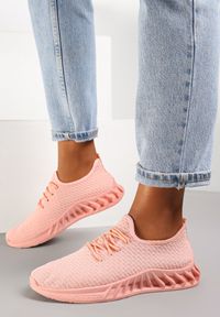 Renee - Różowe Buty Sportowe Artous. Nosek buta: okrągły. Kolor: różowy. Materiał: materiał. Szerokość cholewki: normalna. Wzór: aplikacja. Sport: bieganie, taniec