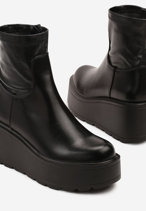 Born2be - Czarne Botki na Koturnie i Platformie z Tłoczeniem Filezza. Okazja: do pracy, na spotkanie biznesowe, na co dzień. Kolor: czarny. Materiał: jeans. Obcas: na koturnie. Styl: biznesowy, elegancki, casual