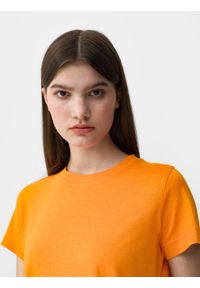 4f - T-shirt regular gładki damski. Okazja: na co dzień. Kolor: pomarańczowy. Materiał: dzianina, skóra. Wzór: gładki. Styl: casual #2