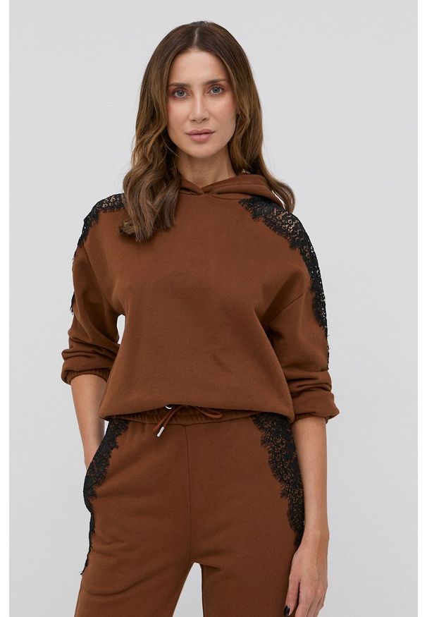 BOSS - Boss Bluza damska kolor brązowy z kapturem gładka. Typ kołnierza: kaptur. Kolor: brązowy. Materiał: koronka. Wzór: gładki