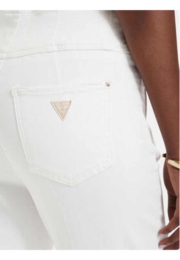Guess Jeansy W6GA14 D0857 Kremowy Slim Fit. Kolor: kremowy