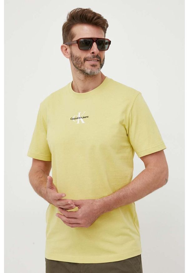 Calvin Klein Jeans t-shirt bawełniany kolor zielony z nadrukiem. Kolor: zielony. Materiał: bawełna. Wzór: nadruk. Styl: klasyczny