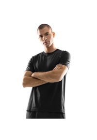 SIROKO - Męska koszulka treningowa z krótkim rękawem Fitness Siroko Conquer. Kolor: czarny. Materiał: tkanina. Długość rękawa: krótki rękaw. Długość: krótkie. Sport: fitness