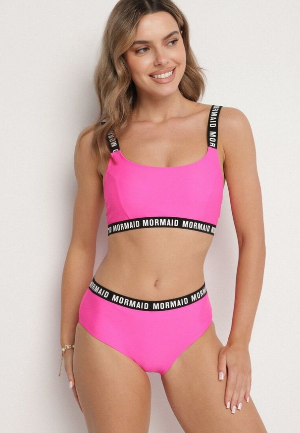 Born2be - Różowe Bikini Sportowa Góra i Majtki Typu Figi z Napisami Nevianea. Kolor: różowy. Wzór: napisy
