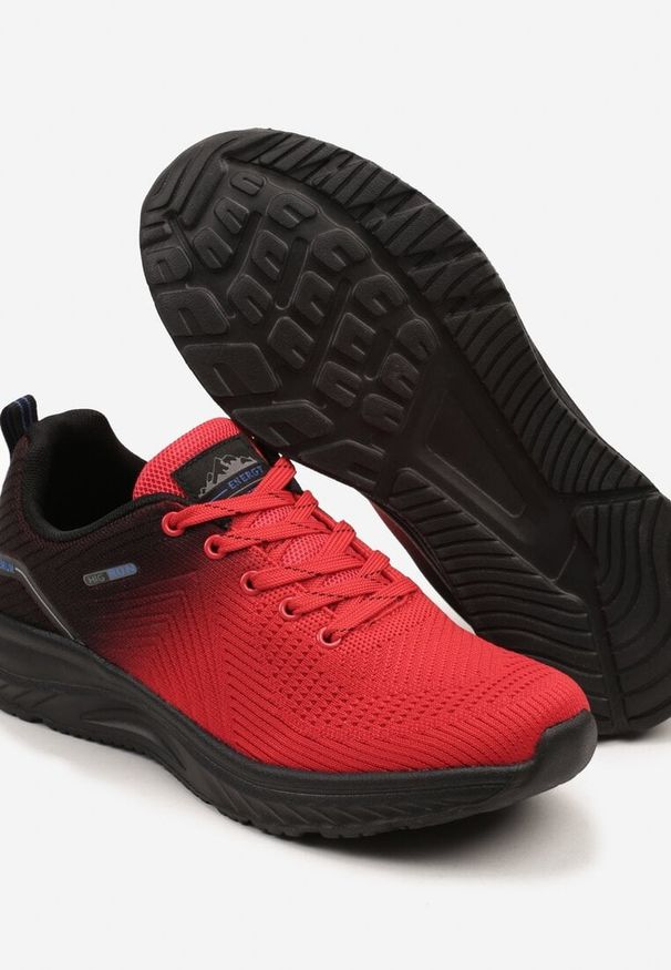 Born2be - Czerwone Buty Sportowe Sneakersy Ozdobione Tłoczeniem i Napisami Odannia. Okazja: na co dzień. Kolor: czerwony. Materiał: jeans. Wzór: napisy, aplikacja