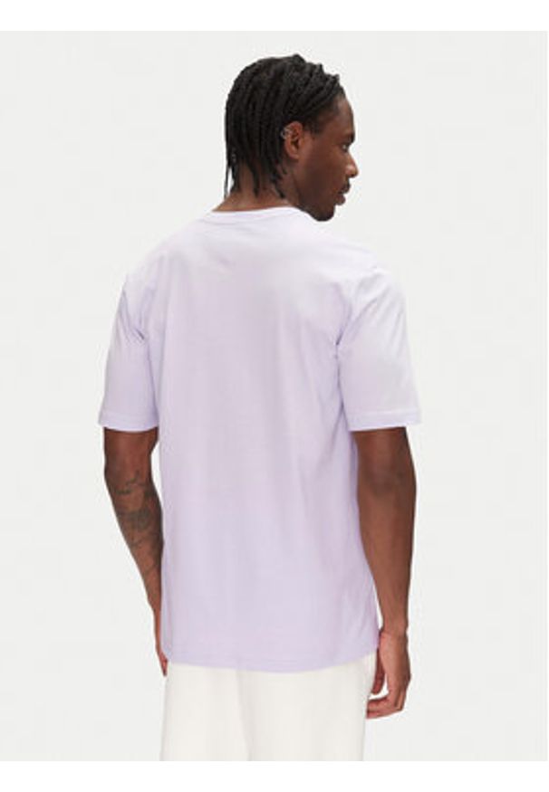 Adidas - adidas T-Shirt Lounge Slides Graphic Pocket JM0375 Fioletowy Regular Fit. Kolor: fioletowy. Materiał: bawełna