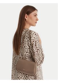 Calvin Klein Torebka Ck Flap Camera Bag LV04F3421G Beżowy. Kolor: beżowy. Materiał: skórzane #2