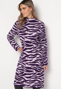 Born2be - Fioletowa Sukienka Midi o Luźnym Kroju ze Zwierzęcym Motywem i Półgolfem Vissara. Kolor: fioletowy. Materiał: dzianina. Wzór: motyw zwierzęcy. Styl: klasyczny. Długość: midi #5