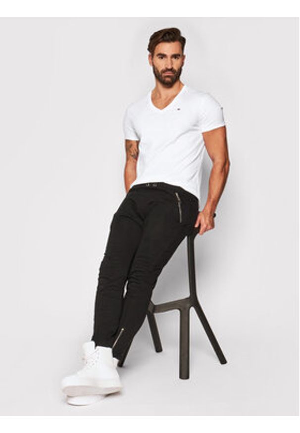 Tommy Jeans T-Shirt DM0DM04410 Biały Regular Fit. Kolor: biały. Materiał: bawełna