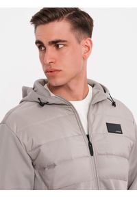 Ombre Clothing - Męska lekka kurtka z łączonych materiałów z kapturem i ozdobnym pikowaniem – popielata V3. Okazja: na co dzień. Typ kołnierza: kaptur. Kolor: szary. Materiał: materiał. Wzór: aplikacja. Styl: casual #10