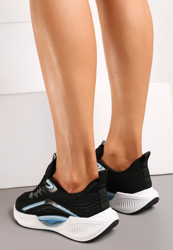 Born2be - Czarne Buty Sportowe Siateczkowe z Ozdobną Podeszwą Xylara. Kolor: czarny. Szerokość cholewki: normalna. Sport: fitness