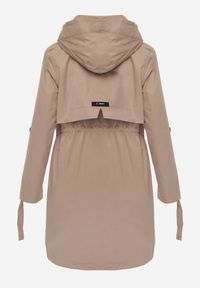 Born2be - Brązowa Kurtka w Stylu Parki z Odpinanym Kapturem i Sznurkami Enang. Okazja: na spacer. Kolor: brązowy. Materiał: prążkowany, jeans #5