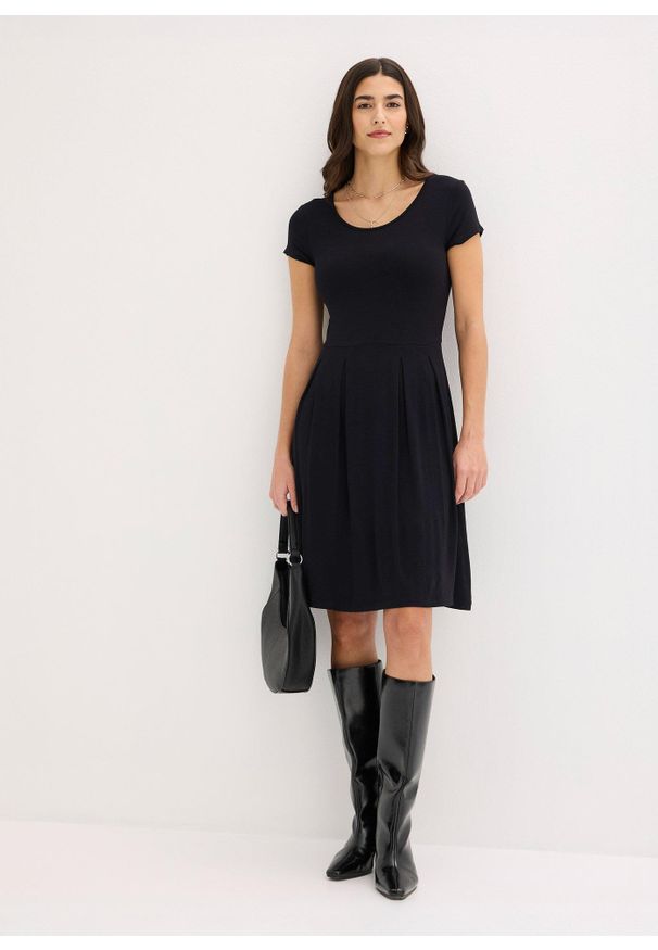 bonprix - Sukienka z dżerseju z mieszanki wiskozy. Kolor: czarny. Materiał: jersey, wiskoza. Długość rękawa: krótki rękaw. Wzór: gładki, nadruk, grochy, paski. Sezon: lato