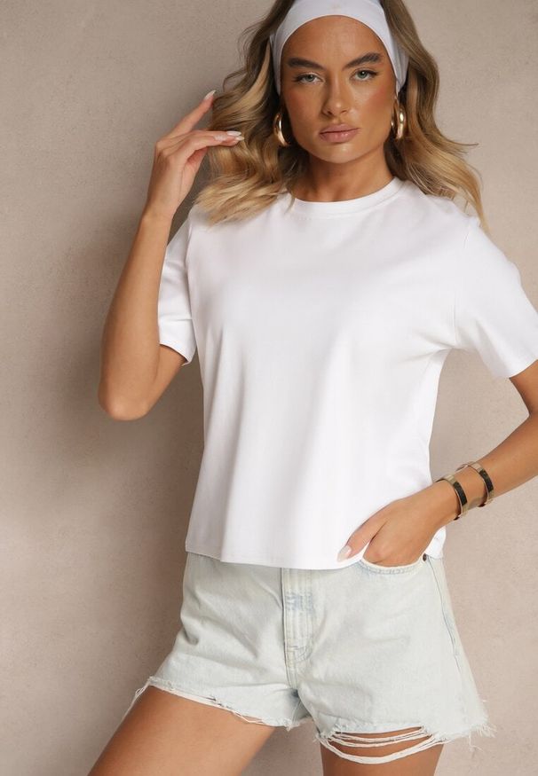 Renee - Biały Klasyczny T-shirt z Grubszej Bawełny Tiavone. Okazja: na co dzień. Kolor: biały. Materiał: bawełna. Styl: klasyczny