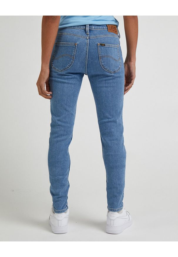 Lee - LEE SCARLETT DAMSKIE SPODNIE JEANSOWE JUST A BREESE L526FAB38 112330601