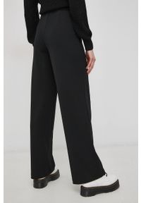 Vero Moda - Spodnie. Stan: podwyższony. Kolor: czarny. Materiał: tkanina