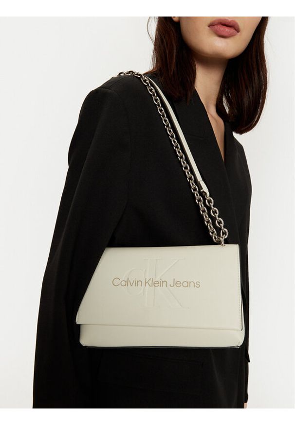 Calvin Klein Jeans Torebka K60K612221 Écru. Kolor: kremowy. Materiał: skórzane