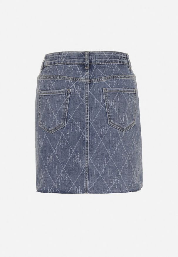 Born2be - Niebieska Bawełniana Spódnica Jeansowa z Wysokim Stanem i Przetarciami Arithwen. Okazja: na co dzień. Stan: podwyższony. Kolor: niebieski. Materiał: bawełna, jeans. Styl: elegancki, casual
